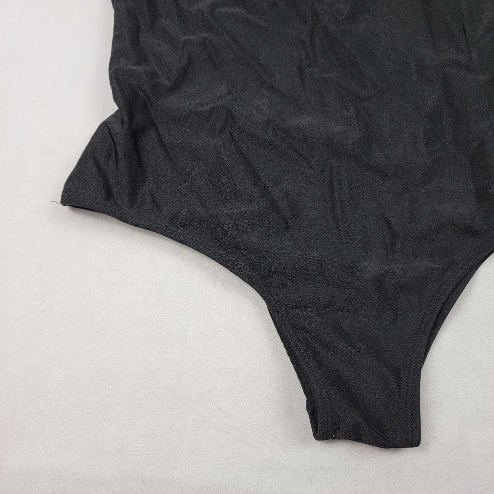 NWT black Mama low‎ back bathing suit with removable cups B52